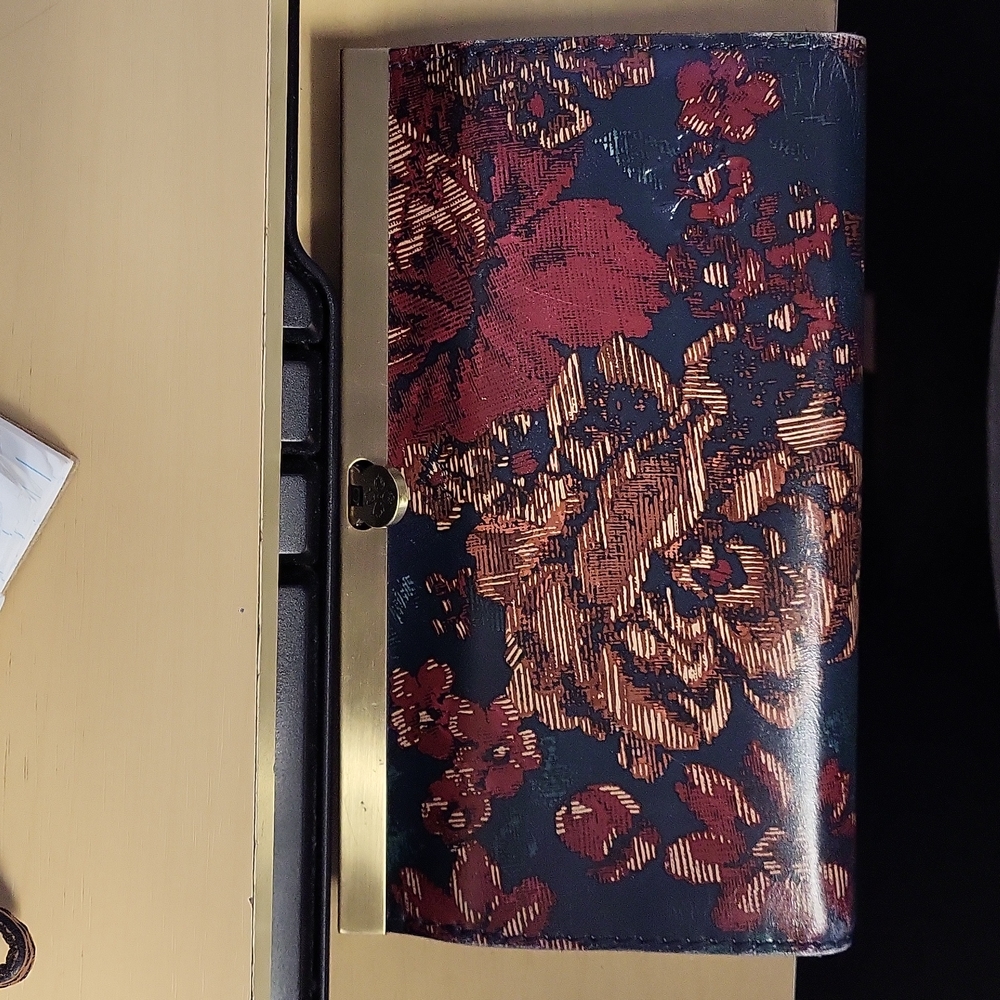 Patricia Nash wallet